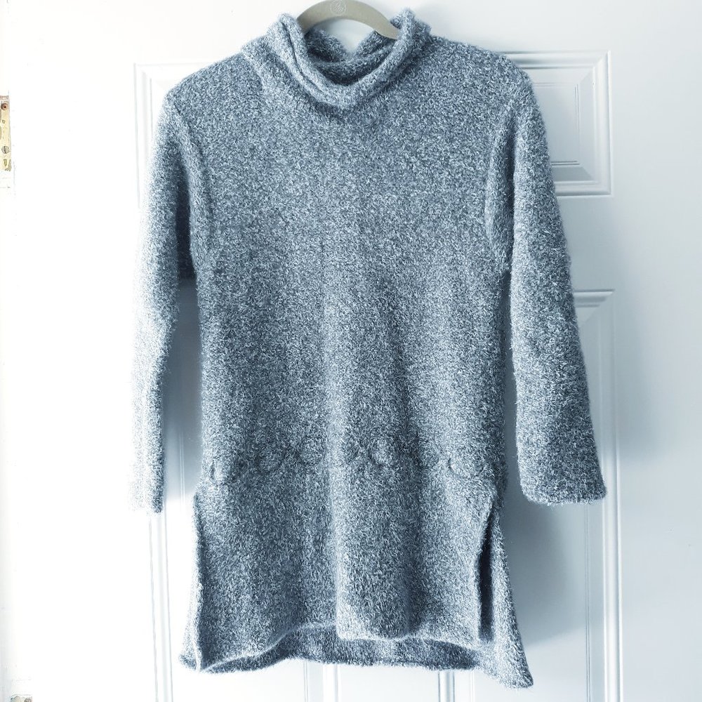 Orcha Sz Small Handloomed in Ireland Grey Fuzzy Tunic Pullover Sweater Mock Neck